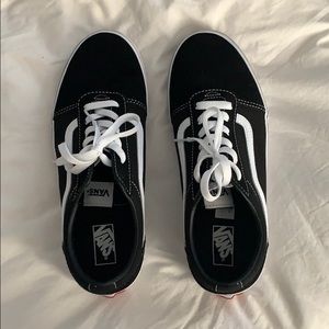 Vans old skool sneakers size 7
